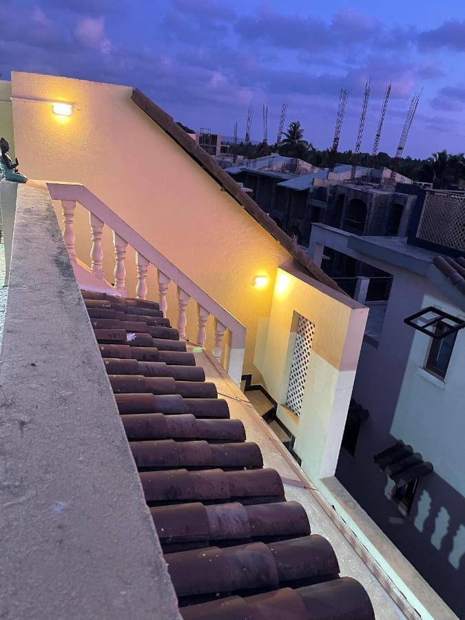 Nirvan Varca Esterno foto